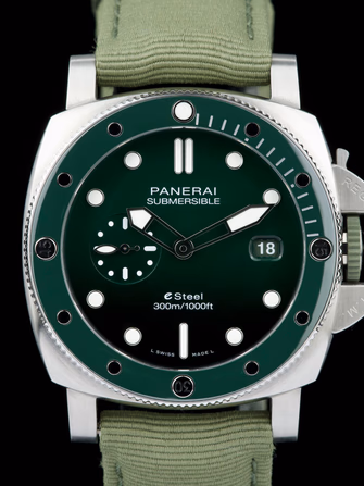Submersible QuarantaQuattro eSteel Verde Smeraldo